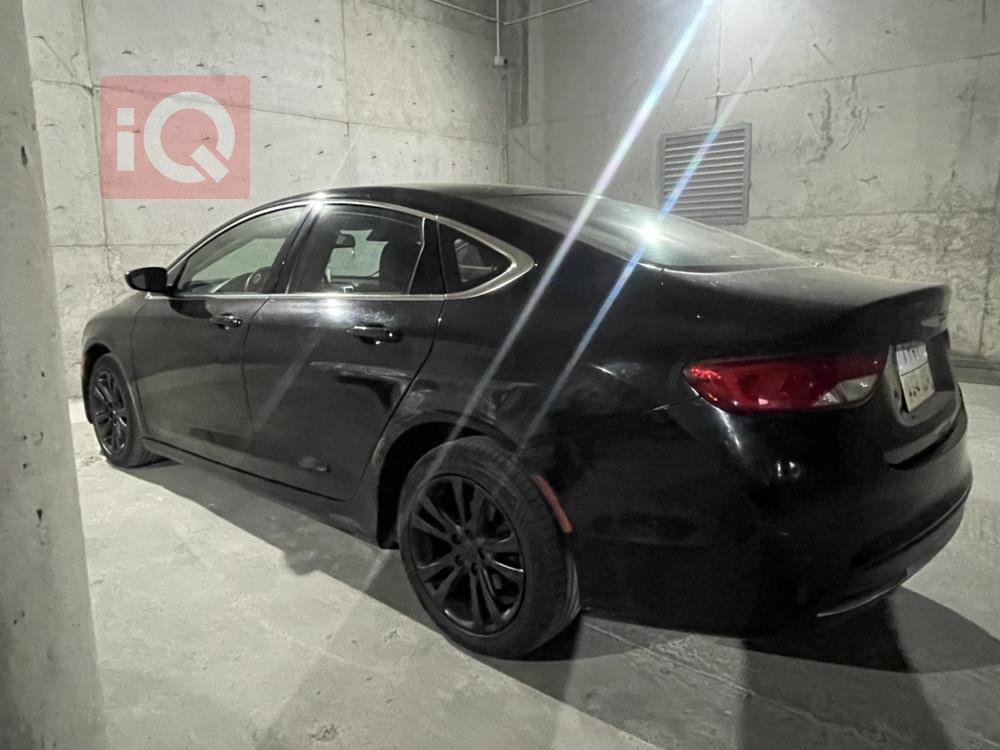 Chrysler 200